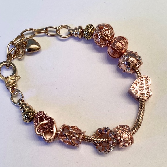 GOLDEN GLAM!  MILITARY WIFE!  Snake chain, fits most - Picture 2 of 2